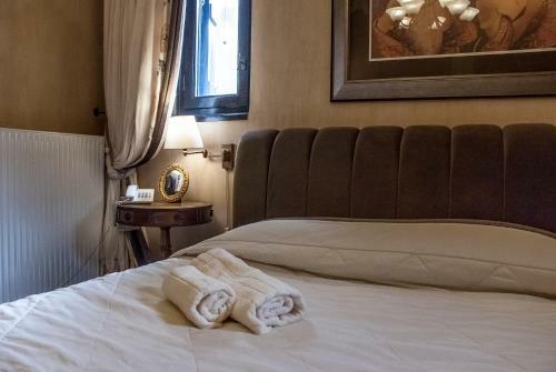 Hostal Ostra Menalon Luxury Suites
