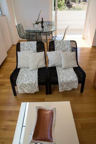 Villa Infinity White Complex