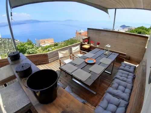 Villa Artistic Sea View Holidays Near Athens