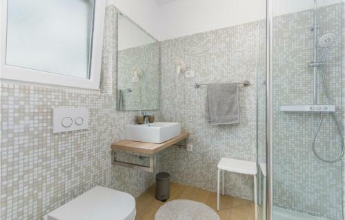 Three-bedroom Holiday Home In Marici
