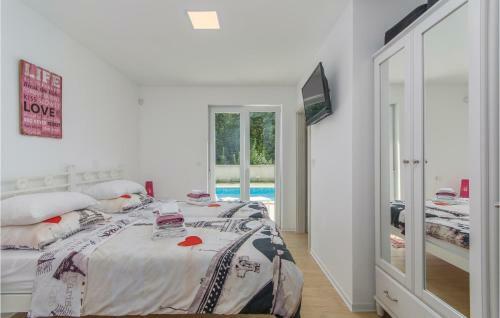 Three-bedroom Holiday Home In Marici