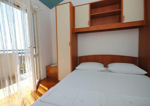 Apartment Rina - 200 M From Beach