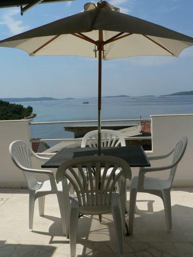 Apartment Vesa - By The Sea