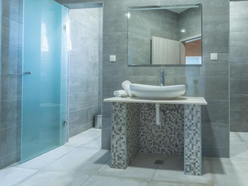Gorgeous Villa In Lisicic By The Forest