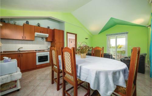 Two-bedroom Apartment In Sv.lovrec