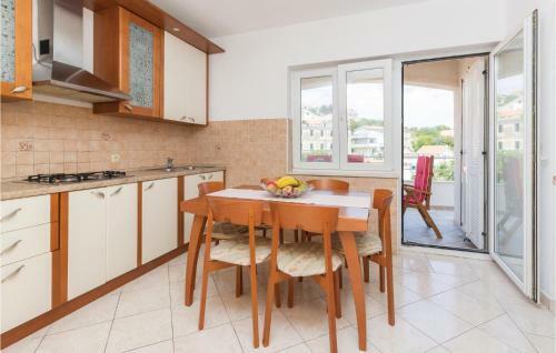 Apartment Komoseva I