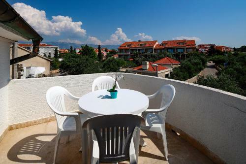 City Pool Apartments Novalja