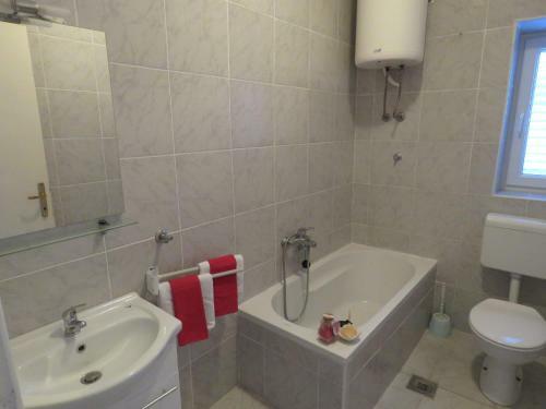 Apartamento Novalja Center