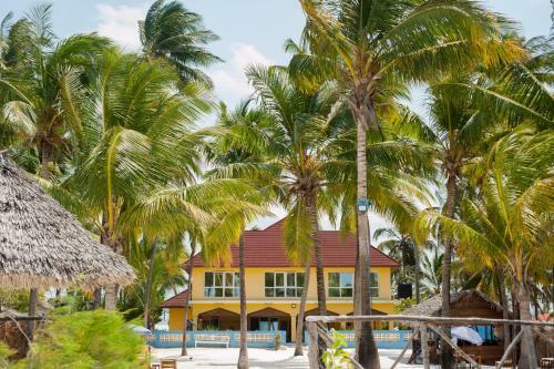 Hostal Bwejuu Beach Palm Villa