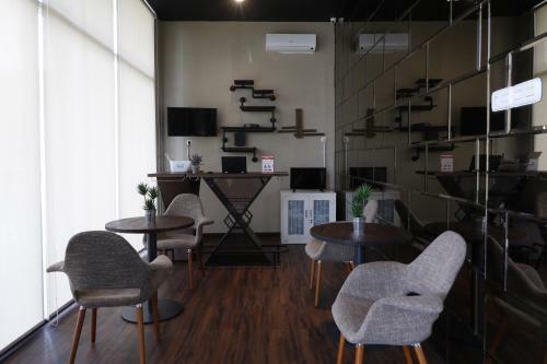 Hostal Reddoorz Plus Near Universitas Sumatera Utara