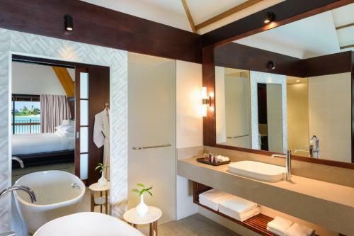 Hotel Fiji Marriott Resort Momi Bay
