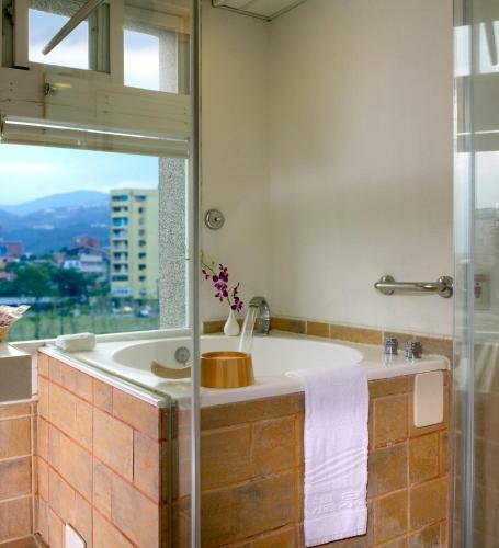Hua Ge Hot Spring Hotel