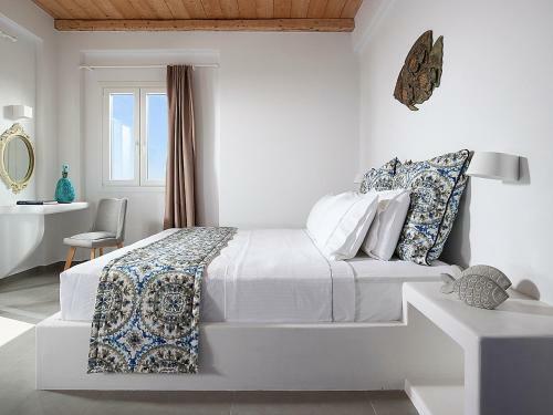 Hotel Lithos Luxury Rooms (Adults Only)