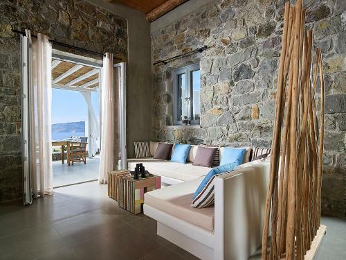 Hotel Lithos Luxury Rooms (Adults Only)