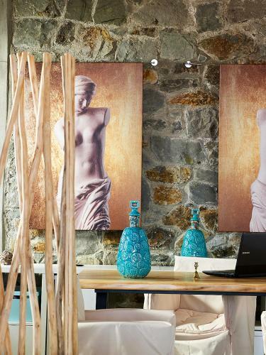Hotel Lithos Luxury Rooms (Adults Only)
