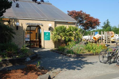 Seaside Camping Resort Deluxe Studio Cabin 2