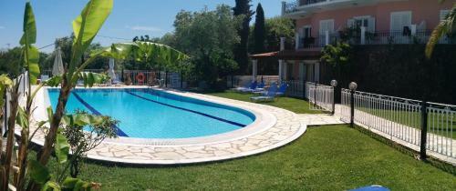 Thomas Apartments
