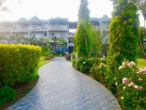 Hotel Hummingbird Resort