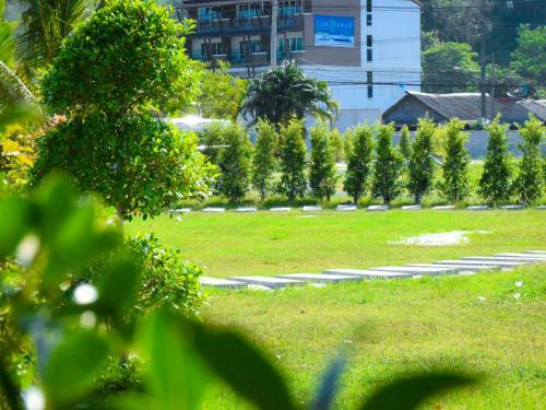 Hotel Lanta Mermaid Beach Front Resort