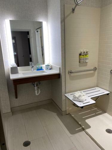 Holiday Inn Express Columbia, An Ihg Hotel