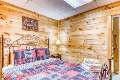 Papa Bear`s Den