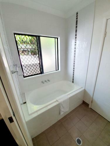 Hostal 3 Bedroom Central Home