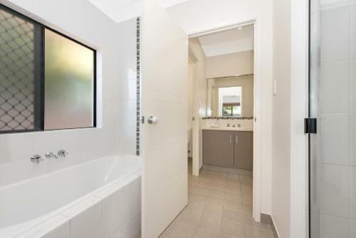Hostal 3 Bedroom Central Home