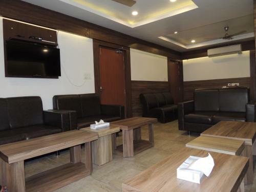 Posada Elite Suites Mint Gomti Nagar
