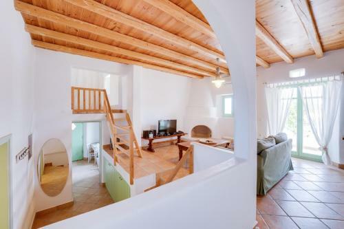 Naoussa Bay Villas