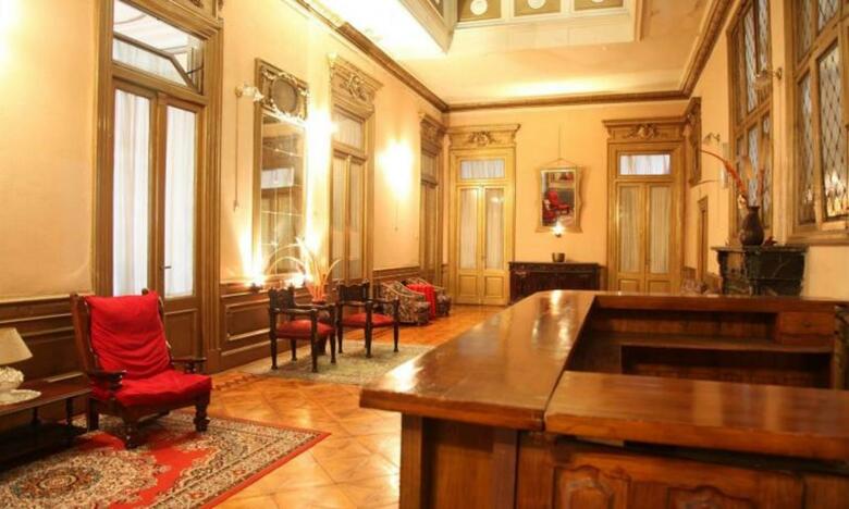 Hotel Reina