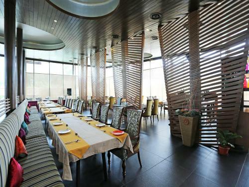 Hotel Golden Blossom Imperial Resorts