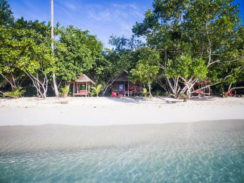 Hotel Raja Ampat Biodiversity Nature Resort