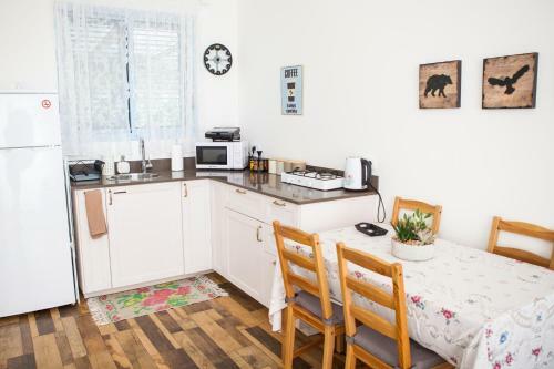 Lodge Olive - Israeli Zimmer
