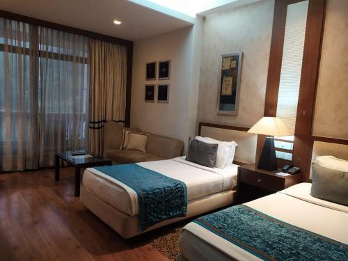Hotel Baba Resorts Dharampur (Kasauli)
