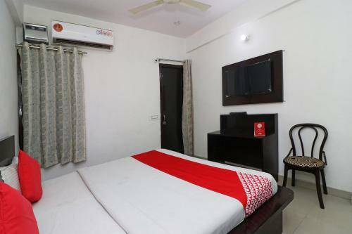Oyo 23504 Hotel Panther