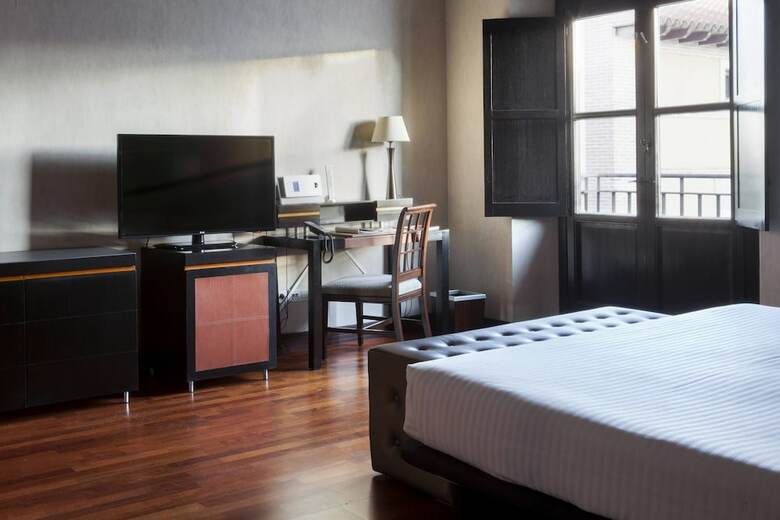Hotel AC Palacio de Santa Ana By Marriott