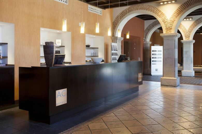 Hotel AC Palacio de Santa Ana By Marriott