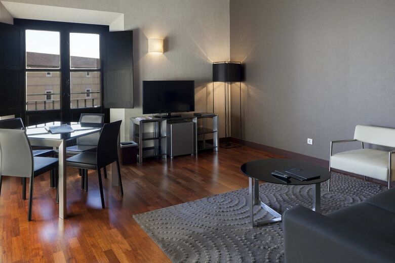 Hotel AC Palacio de Santa Ana By Marriott
