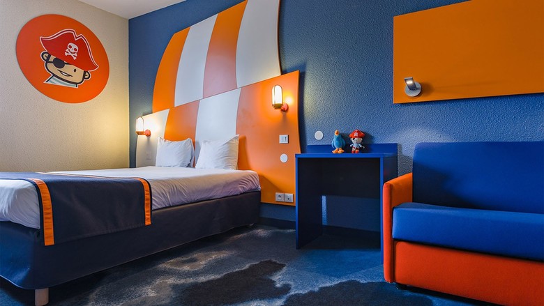 Explorers Hotel