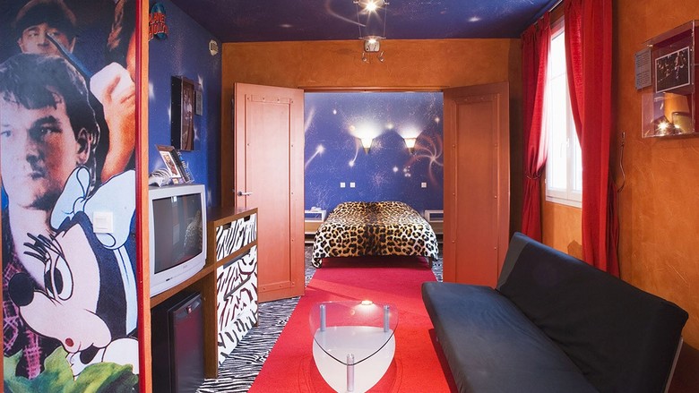 Explorers Hotel