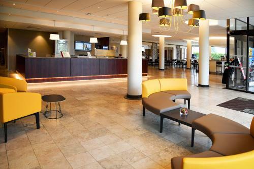 Hotel Lyon Est Logis De France