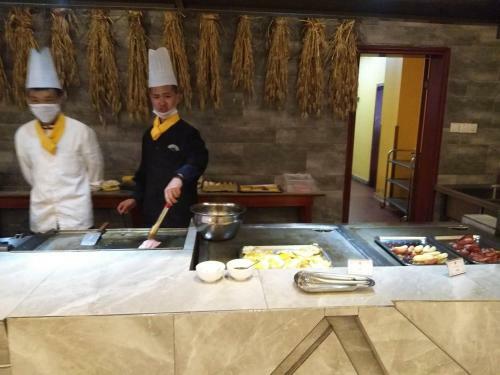 Hotel Ramada Encore Daocheng Yading