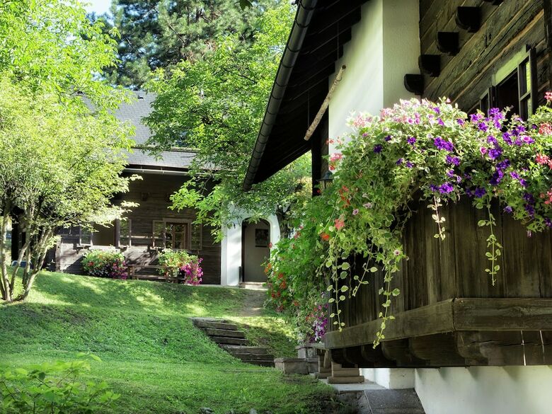 Authentic Apartment In Oberaichwald Near Hiking Area