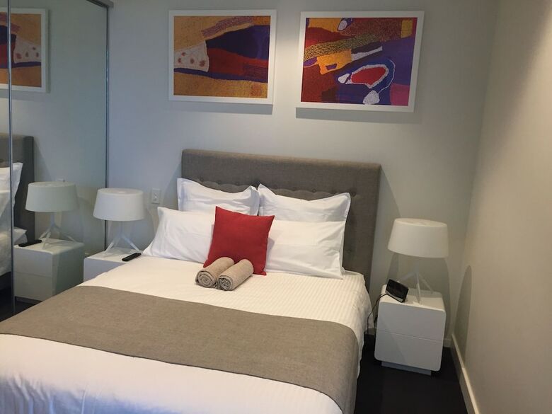 Aparthotel Luxurious Apartments Near City