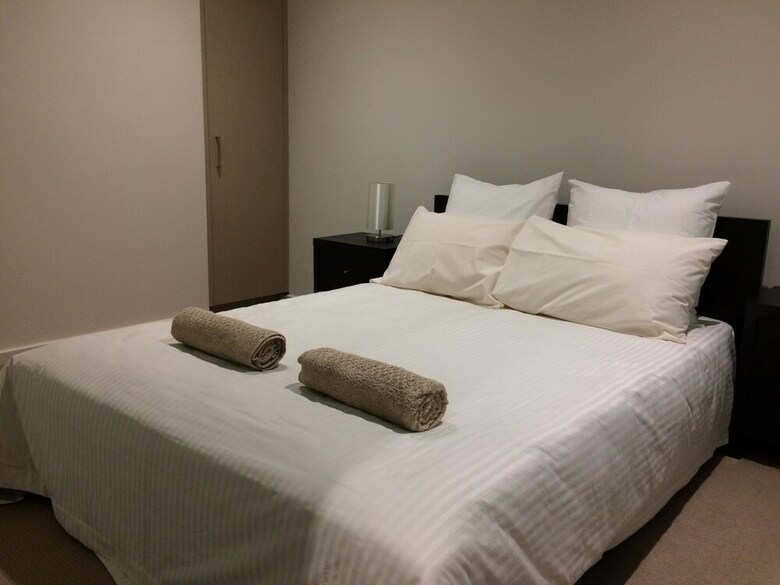 Aparthotel Luxurious Apartments Near City
