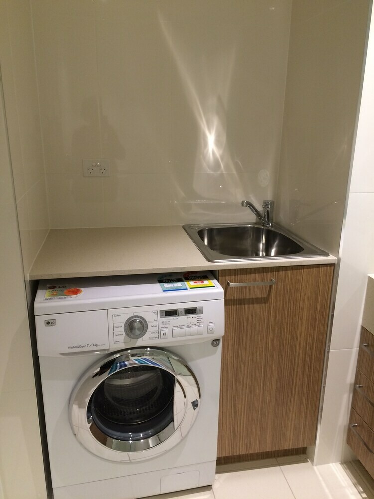 Aparthotel Luxurious Apartments Near City