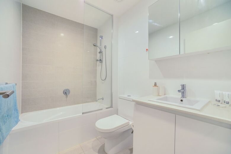 Apartamentos Charming And Spacious Living In A Serene Location