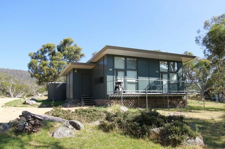 Ecocrackenback 10 'sustainable Chalet Close To The Slopes.'