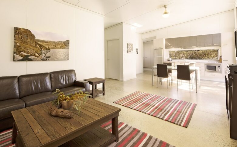 Ecocrackenback 10 'sustainable Chalet Close To The Slopes.'