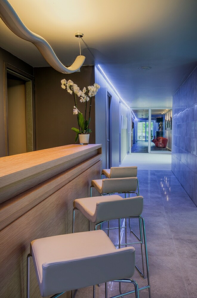 Utopia Hotel